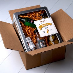 Mums Emergency Martini Kit Whisk Hampers-31